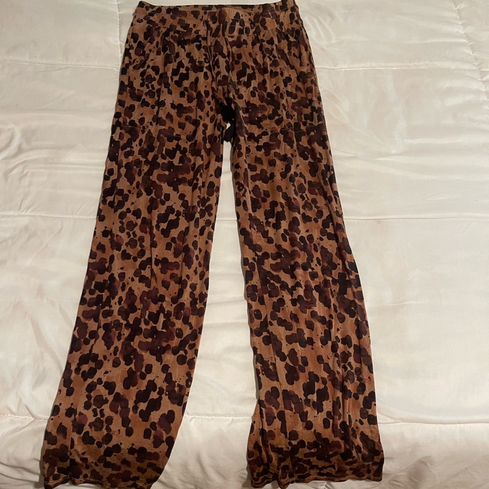 Target cheata print pants